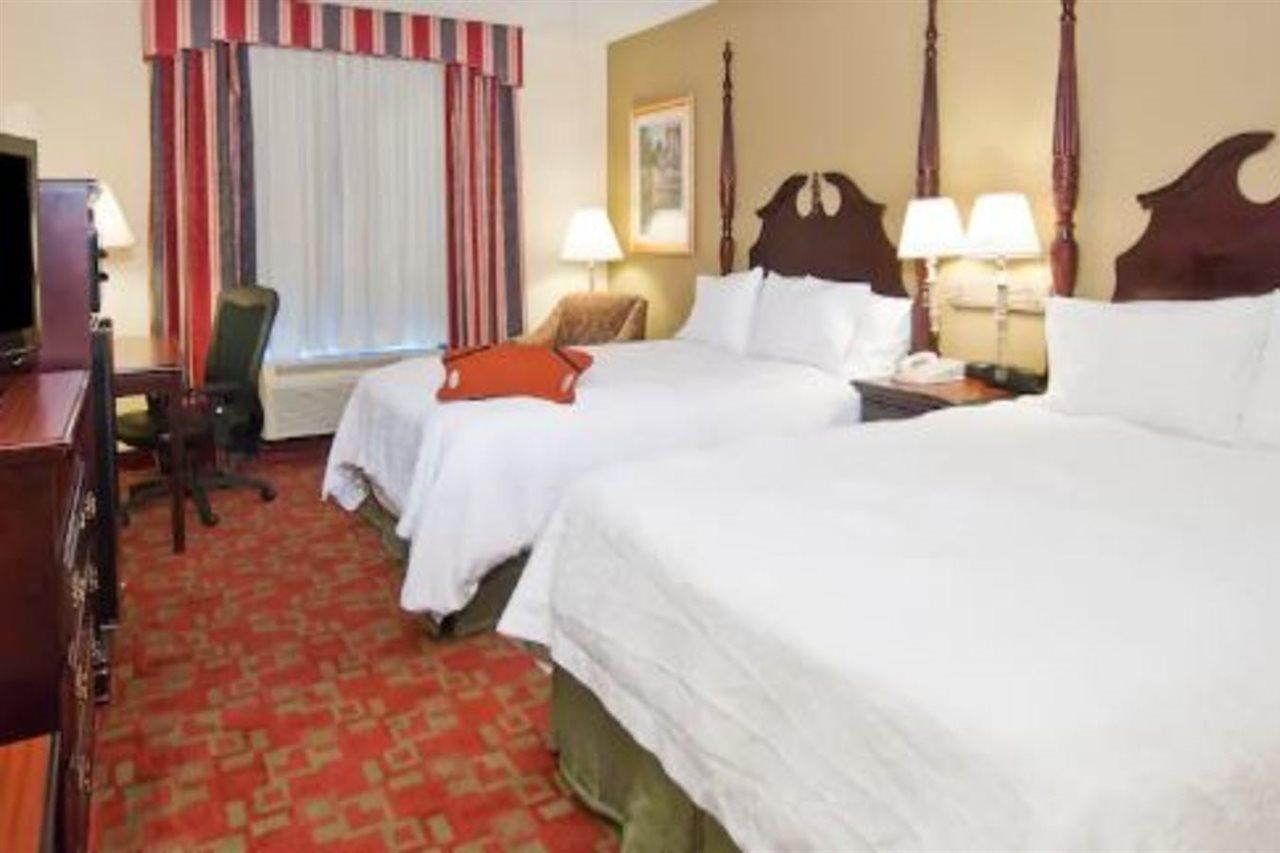Hampton Inn Canton Kültér fotó