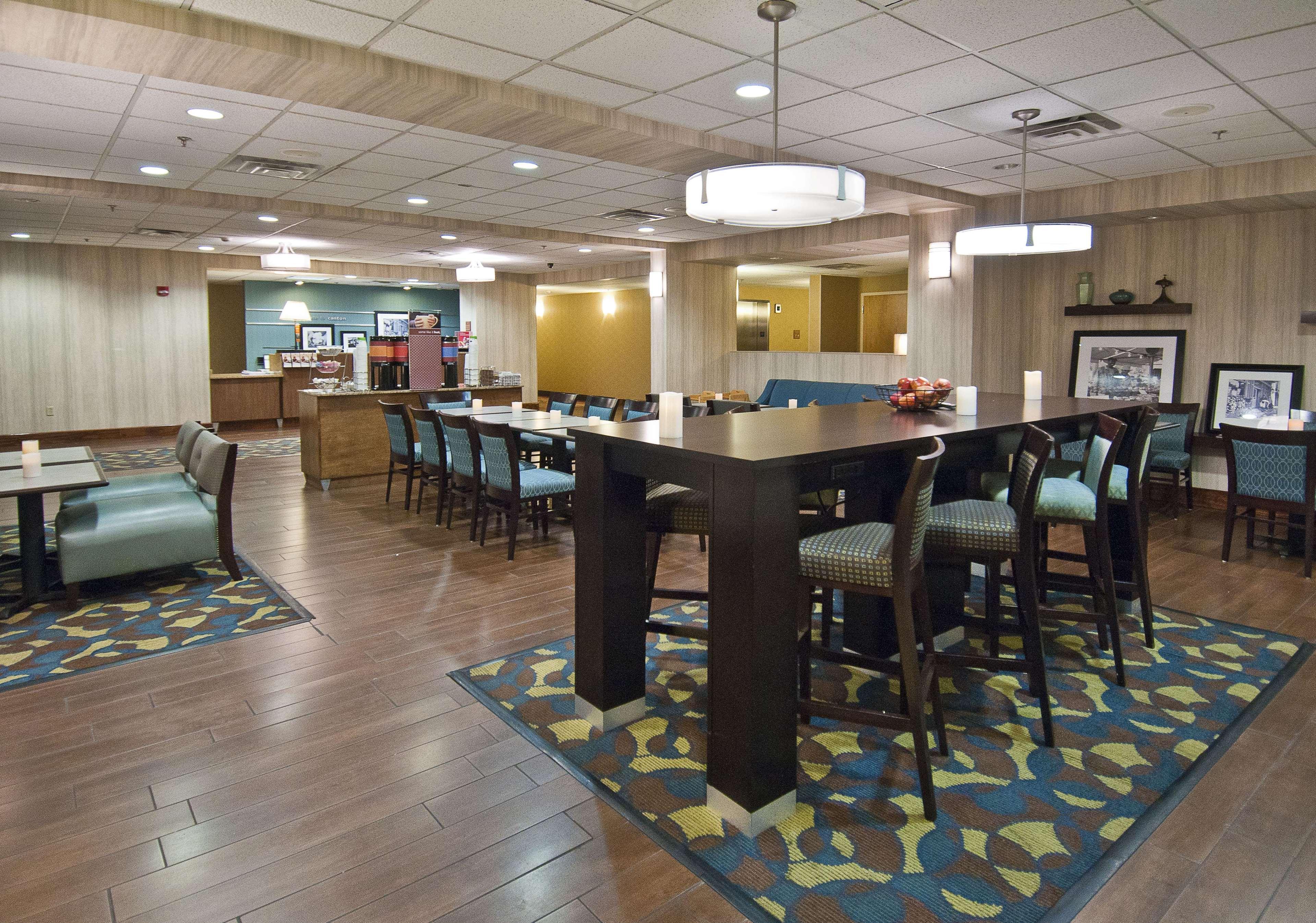 Hampton Inn Canton Kültér fotó